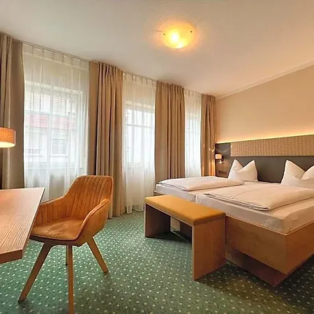 מלון Stadthotel Muenze 3*